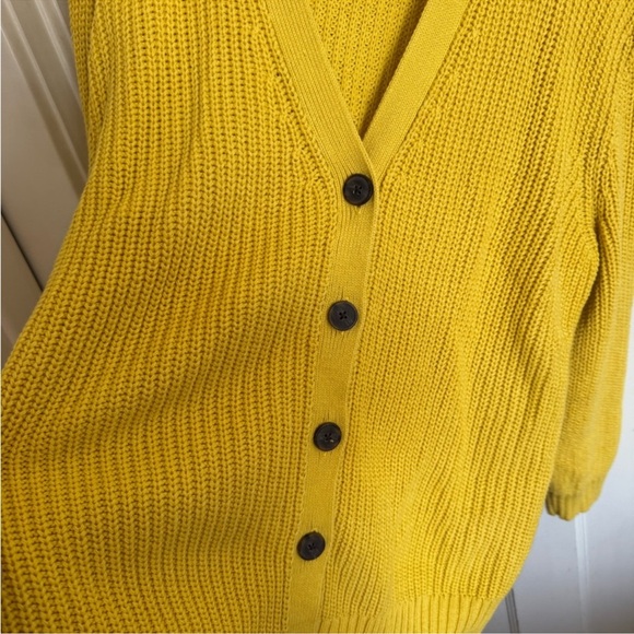 Old Navy yellow v-neck cardigan size xxl - Picture 2 of 7